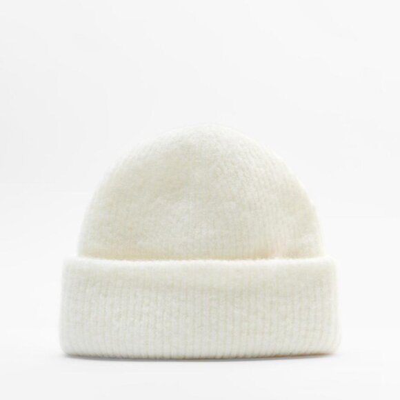 NWT ZARA KNIT HAT OYSTER-WHITE